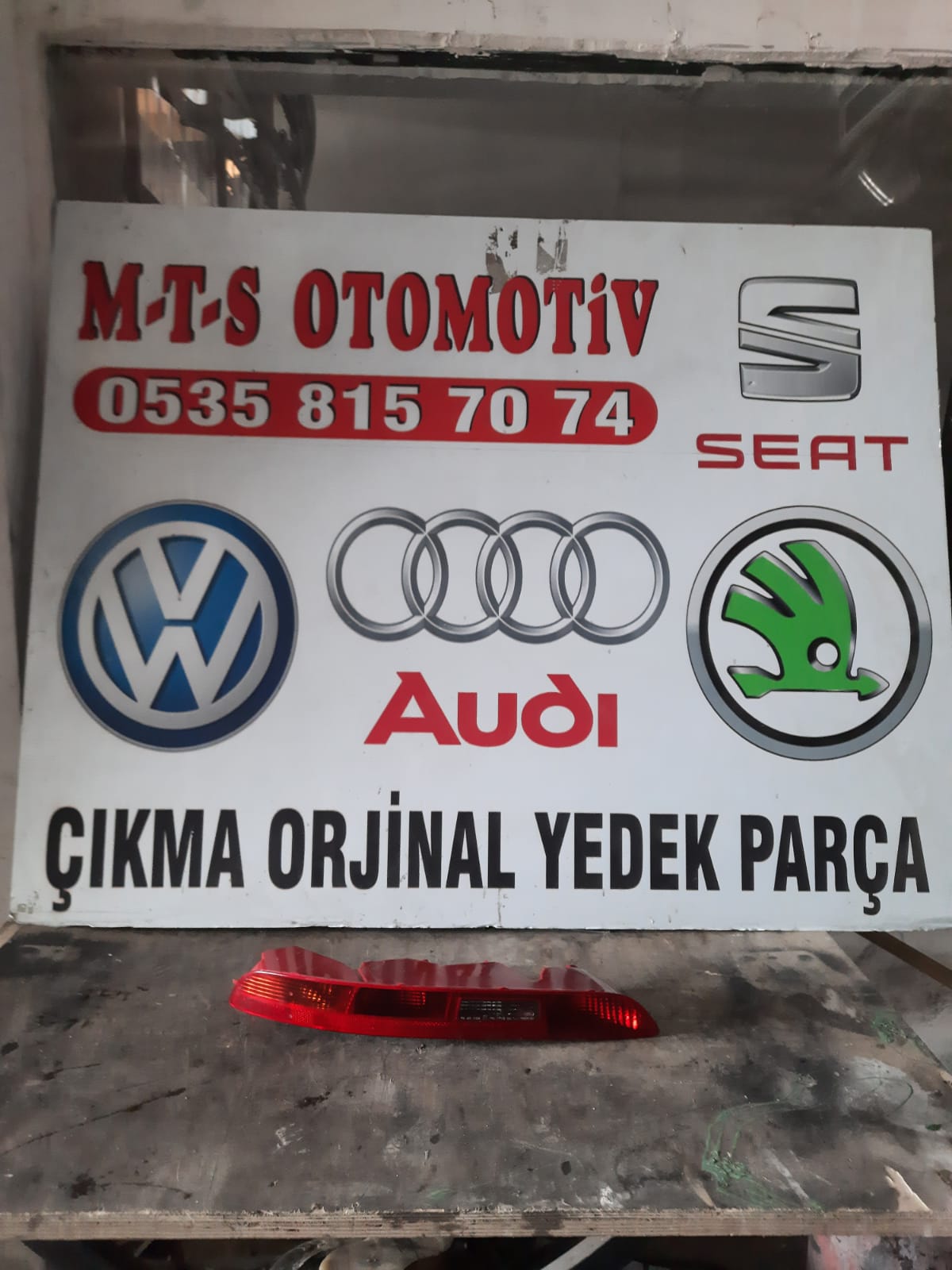 Audi Q7 arka refleltör